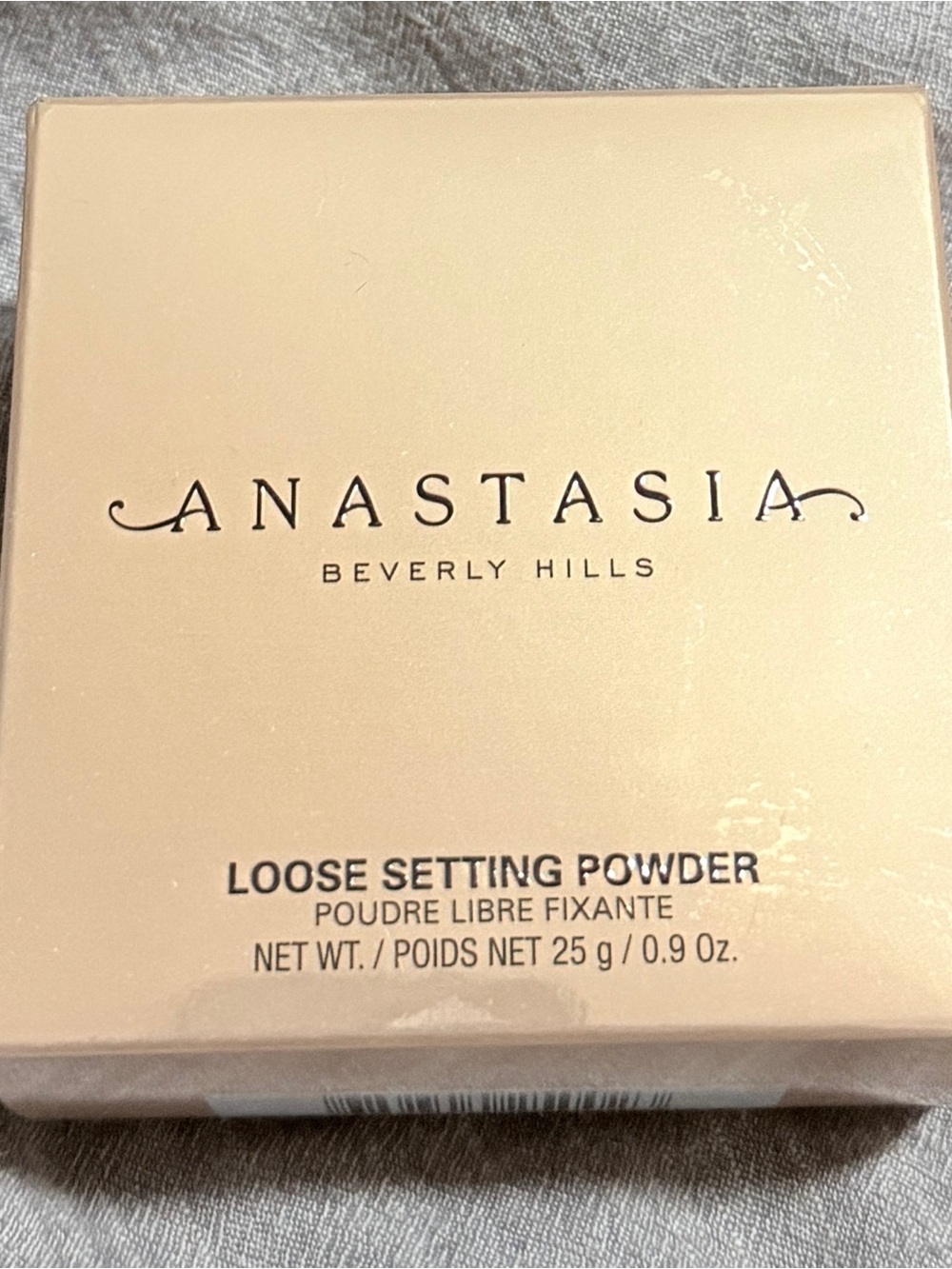 Anastasia Of Beverly Hills Setting Powder in Vanilla New and Sealed.